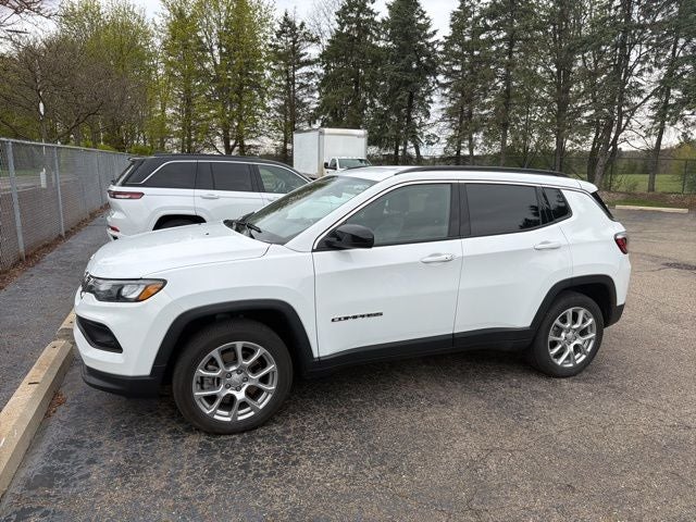 2024 Jeep Compass Latitude Lux