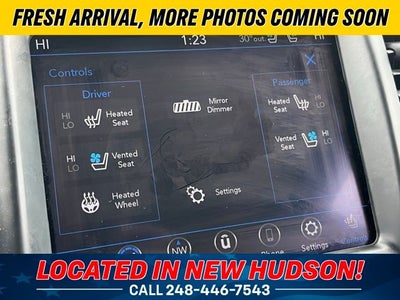 2023 Chrysler 300 Touring