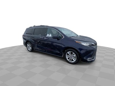 2022 Toyota Sienna XLE 7 Passenger