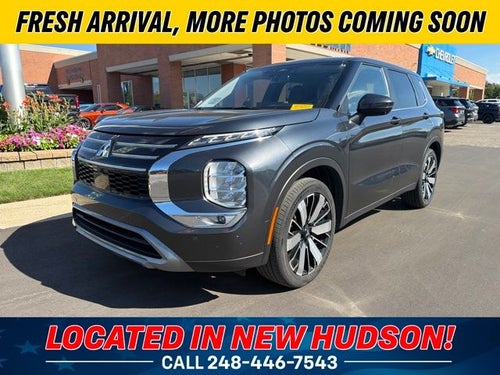 2025 Mitsubishi Outlander SE