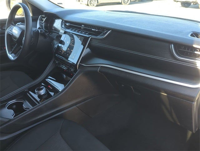 2023 Jeep Grand Cherokee Laredo 4x4