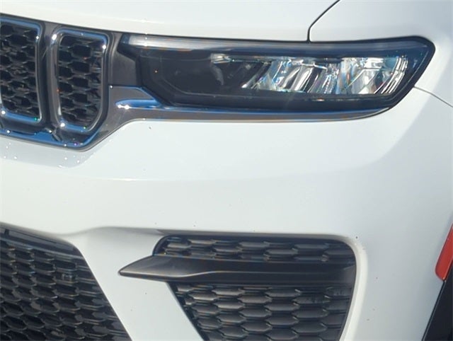 2023 Jeep Grand Cherokee Laredo 4x4