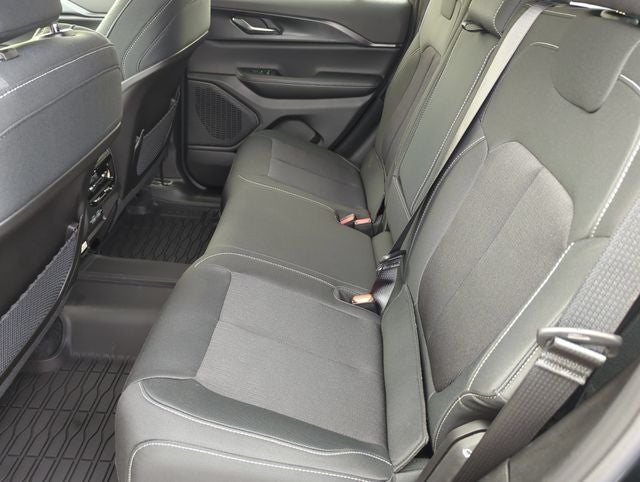2027 Jeep Grand Cherokee GRAND CHEROKEE LAREDO X 4X4