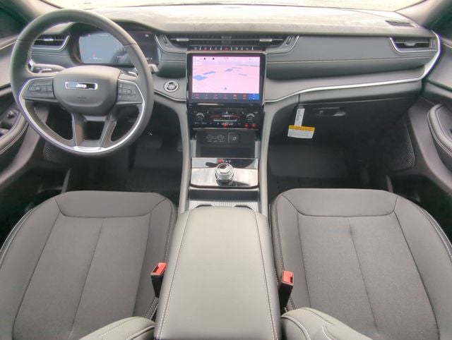 2027 Jeep Grand Cherokee GRAND CHEROKEE LAREDO X 4X4