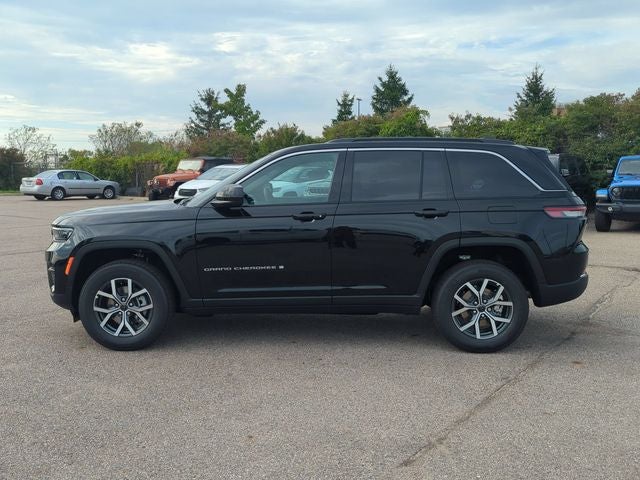 2027 Jeep Grand Cherokee GRAND CHEROKEE LAREDO X 4X4