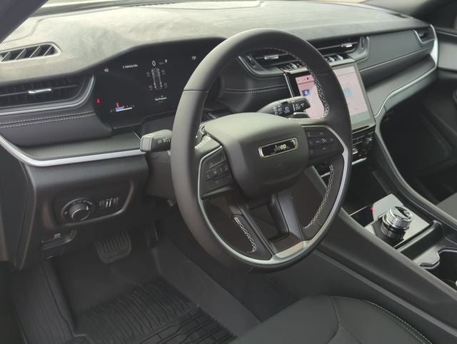 2027 Jeep Grand Cherokee GRAND CHEROKEE LAREDO X 4X4