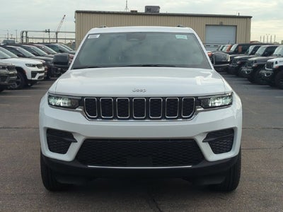 2027 Jeep Grand Cherokee GRAND CHEROKEE LAREDO X 4X4