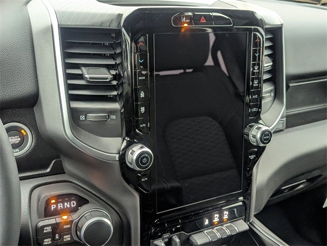 2025 RAM 1500 RAM 1500 BIG HORN CREW CAB 4X4 5'7' BOX