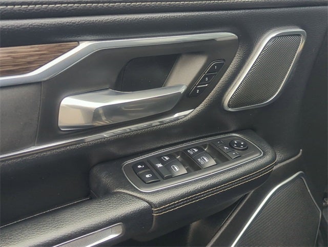 2019 RAM 1500 Laramie Crew Cab 4x4 5'7' Box