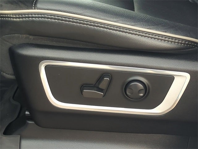 2022 RAM 1500 Laramie Crew Cab 4x4 5'7' Box