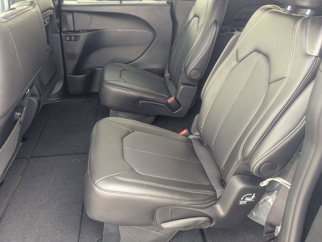 2027 Chrysler Pacifica PACIFICA SELECT AWD