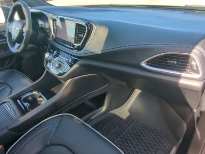 2025 Chrysler Pacifica Limited AWD
