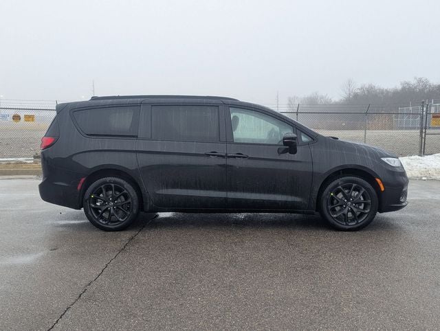 2026 Chrysler Pacifica PACIFICA LIMITED AWD