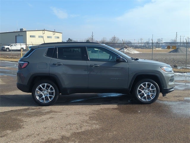 2023 Jeep Compass Latitude Lux FWD