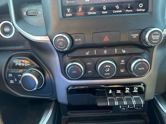 2020 RAM 1500 Big Horn Crew Cab 4x4 5'7" Box