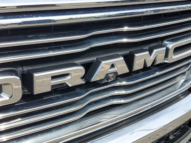 2019 RAM 1500 Laramie Crew Cab 4x4 5'7" Box