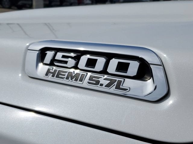 2019 RAM 1500 Laramie Crew Cab 4x4 5'7" Box