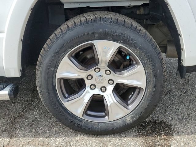 2019 RAM 1500 Laramie Crew Cab 4x4 5'7" Box
