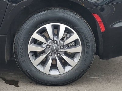 2024 Chrysler Pacifica Hybrid Select