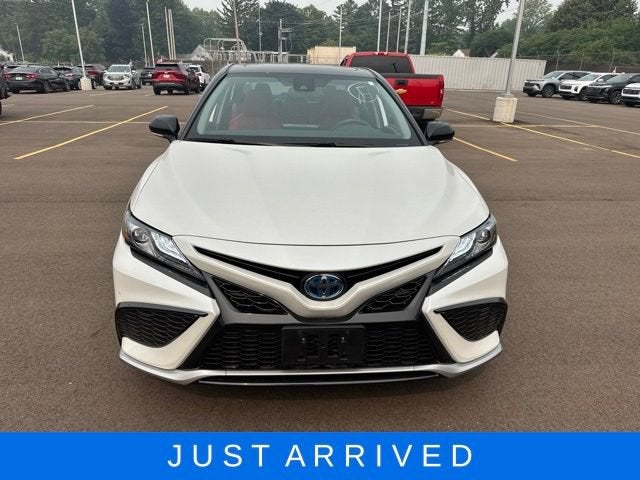 2022 Toyota Camry Hybrid XSE