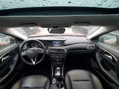 2017 INFINITI QX30 Premium