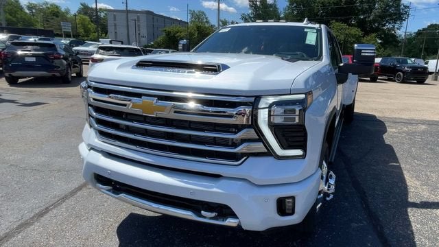 2026 Chevrolet Silverado 3500 HD High Country DRW