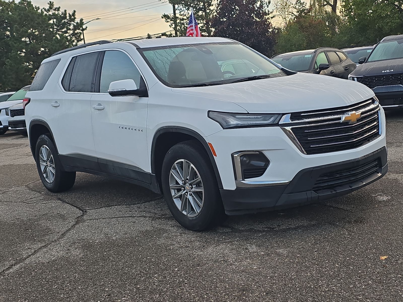 2023 Chevrolet Traverse LT Cloth