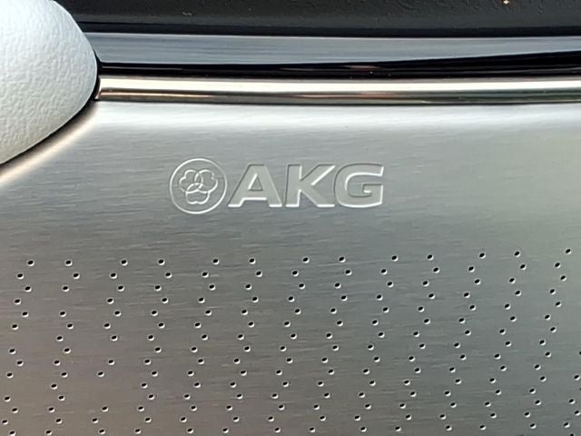 2024 Cadillac LYRIQ Luxury 2
