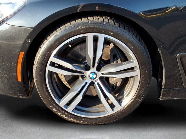 2016 BMW 750i 750i