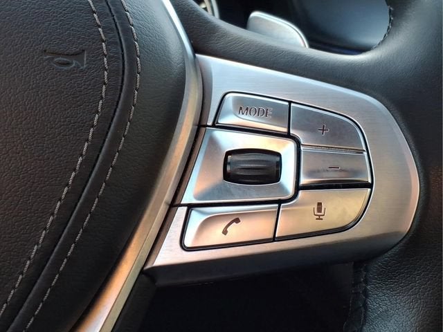 2016 BMW 750i 750i