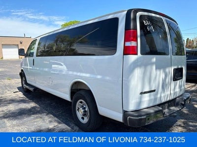 2025 Chevrolet Express Passenger 1LT
