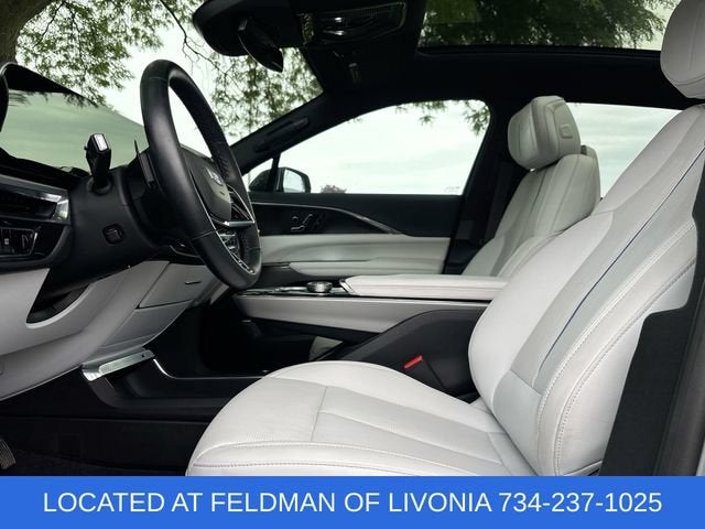 2024 Cadillac LYRIQ Luxury 1