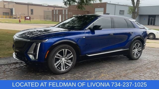 2024 Cadillac LYRIQ Luxury 2