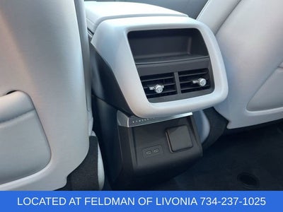 2024 Cadillac LYRIQ Luxury 2