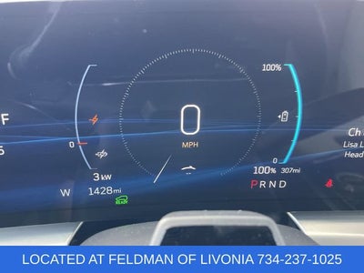 2024 Cadillac LYRIQ Luxury 2