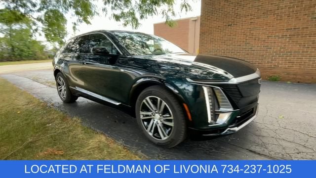 2024 Cadillac LYRIQ Luxury 2