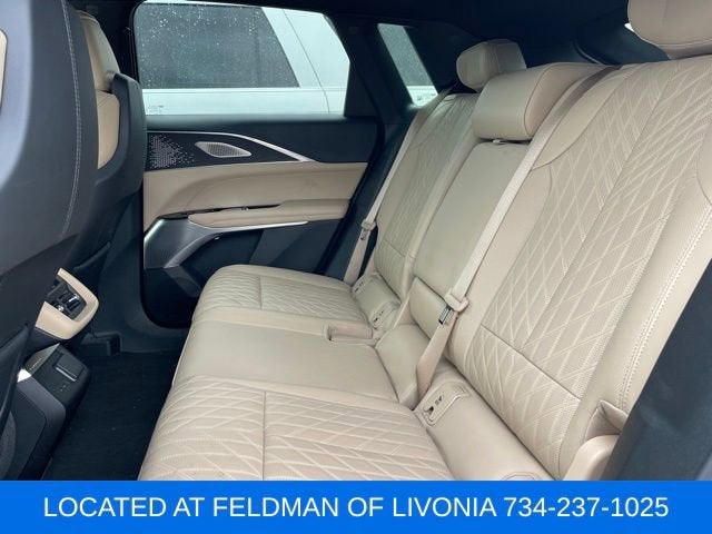 2024 Cadillac LYRIQ Luxury 3