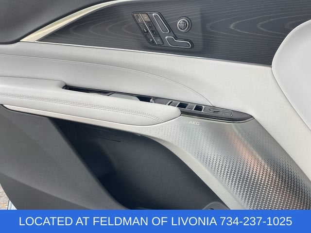 2024 Cadillac LYRIQ Sport 2