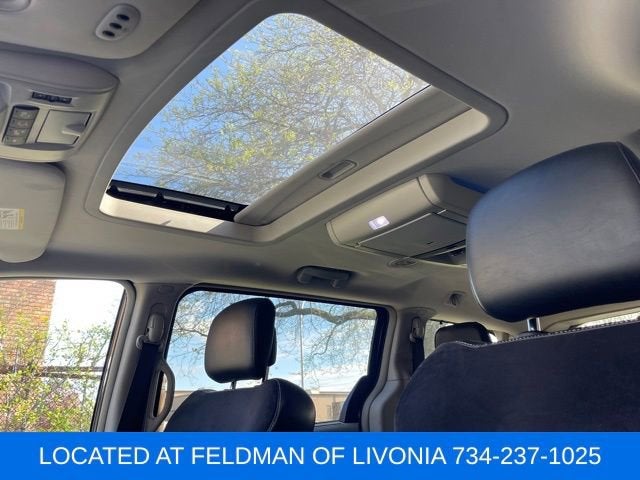 2015 Chrysler Town & Country Limited Platinum