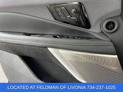 2025 Cadillac OPTIQ Luxury 2