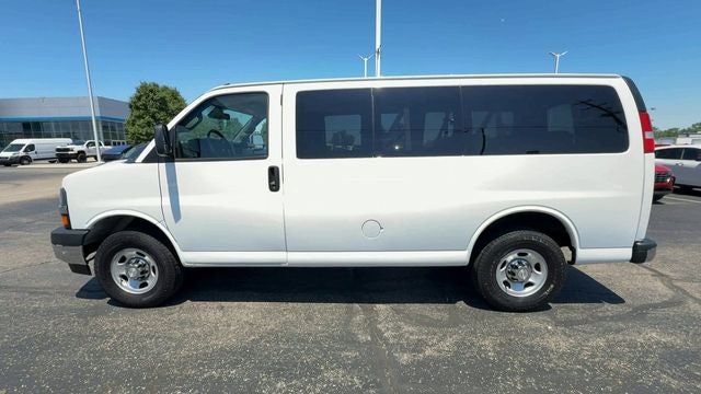 2022 Chevrolet Express 2500 LT Passenger