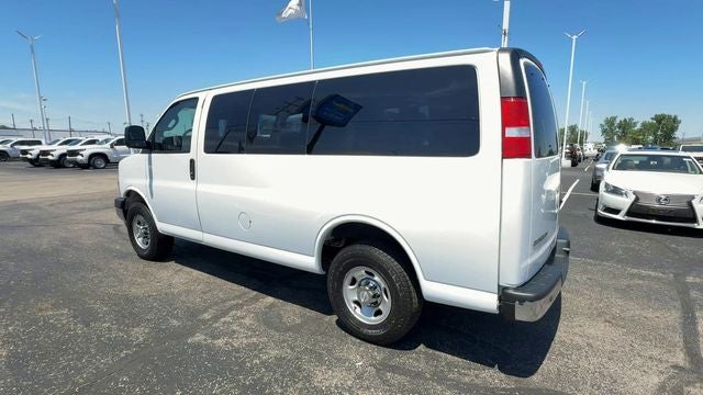 2022 Chevrolet Express 2500 LT Passenger