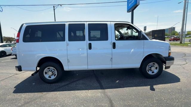 2022 Chevrolet Express 2500 LT Passenger
