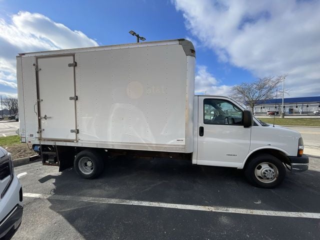 2014 Chevrolet Express 4500 Base Cutaway