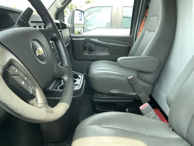2014 Chevrolet Express 4500 Base Cutaway