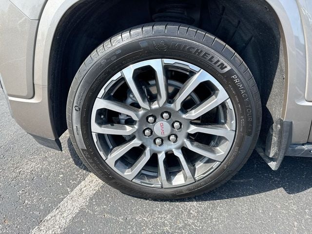 2022 GMC Acadia Denali