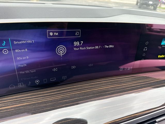 2025 Cadillac Escalade Luxury