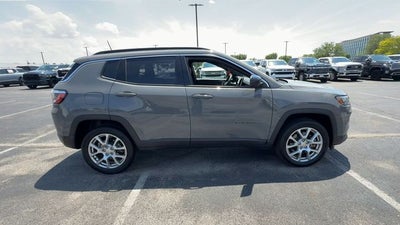 2023 Jeep Compass Latitude Lux