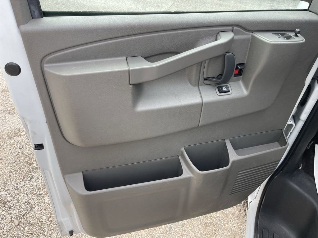 2022 Chevrolet Express Passenger 2500 1LT