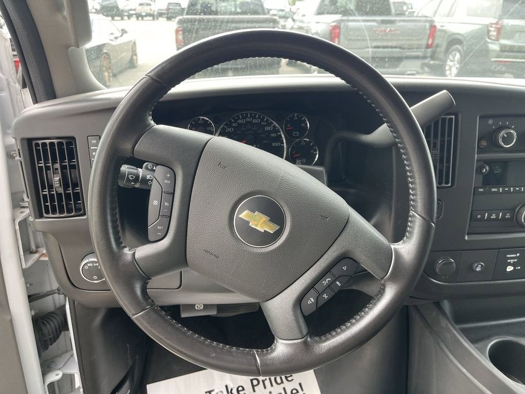 2022 Chevrolet Express Passenger 2500 1LT